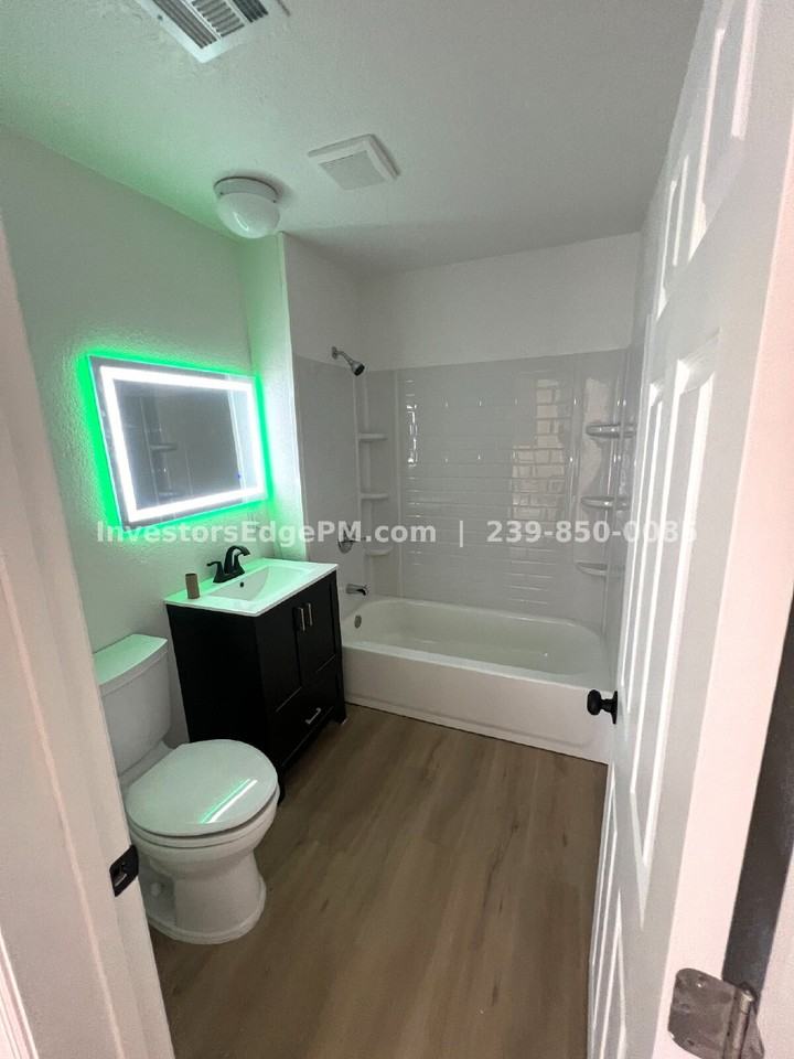 3351 Marion St #3 - Photo 6 of 13