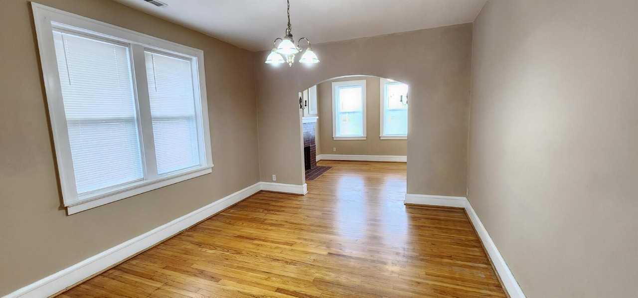 4957 Winona Ave - Photo 4 of 13