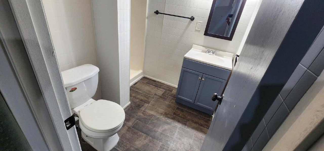 509 Ballman Ave - Photo 2 of 11