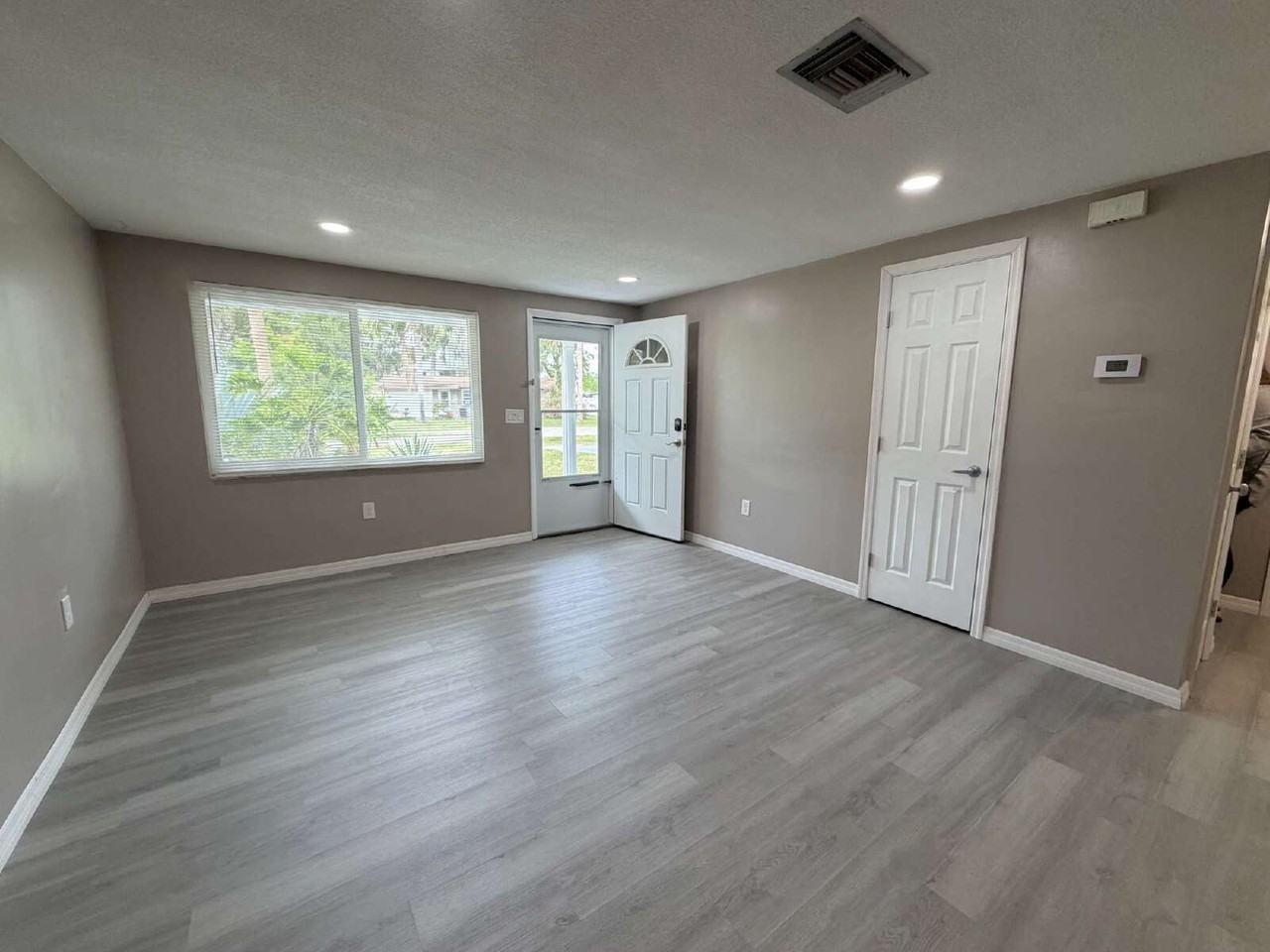 5342 Cedar Ln - Photo 6 of 20