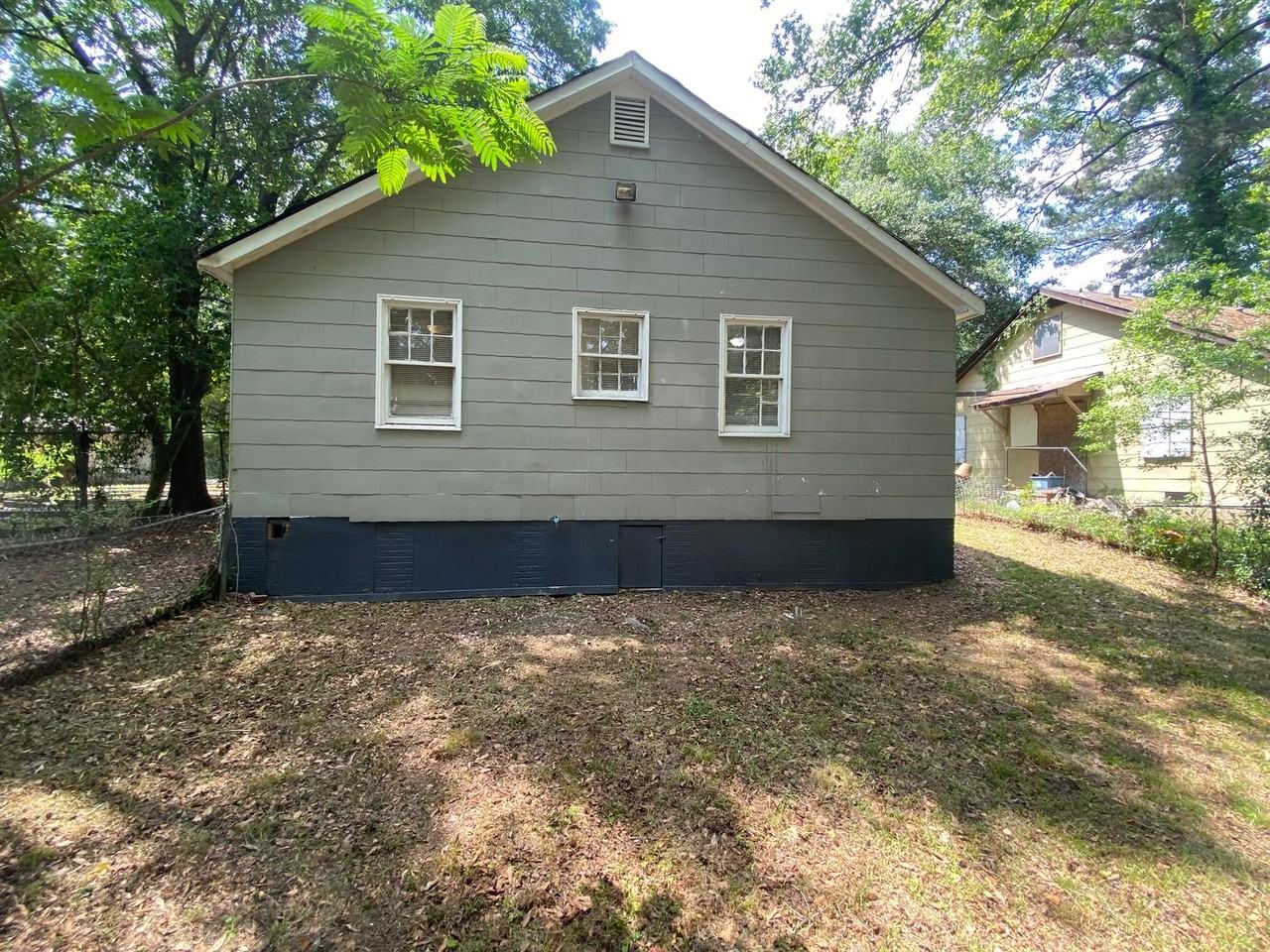 1206 Winston Rd - Photo 2 of 13