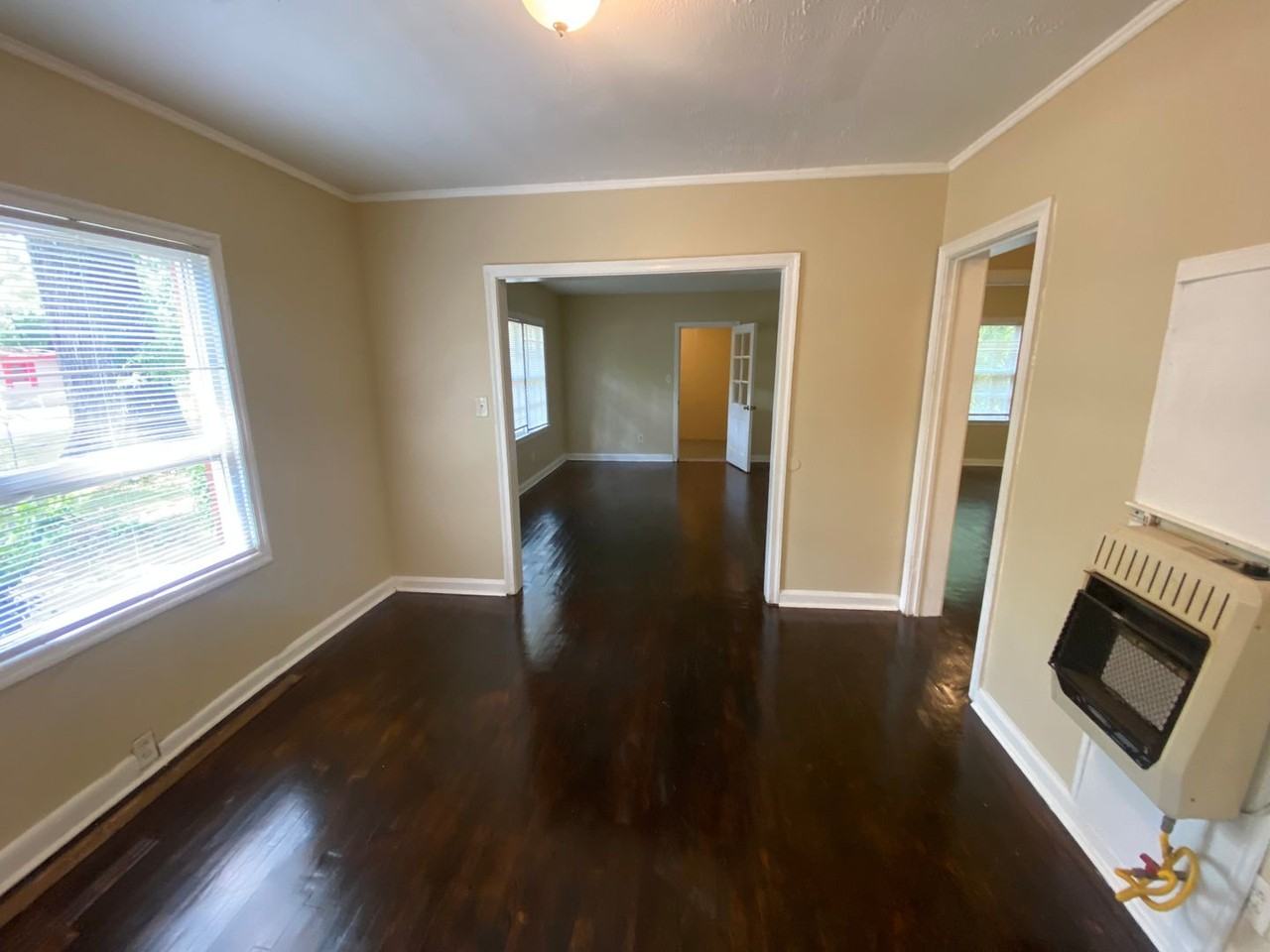 1414 Foye Ave - Photo 4 of 13