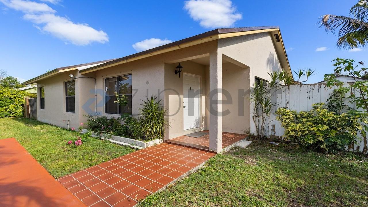 16110 Sw 300th St - Photo 5 of 24