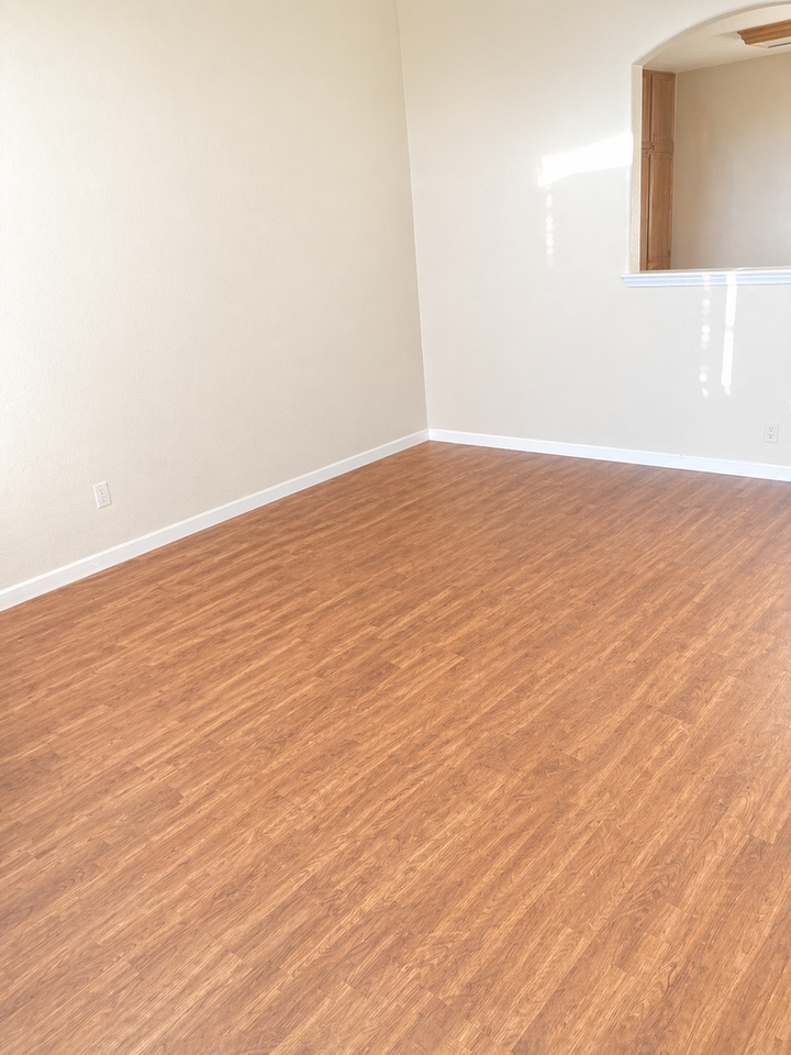 6704 Griffith Loop - Photo 4 of 13