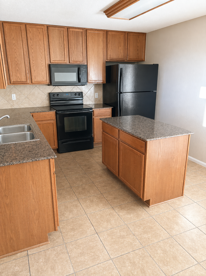 6704 Griffith Loop - Photo 5 of 13