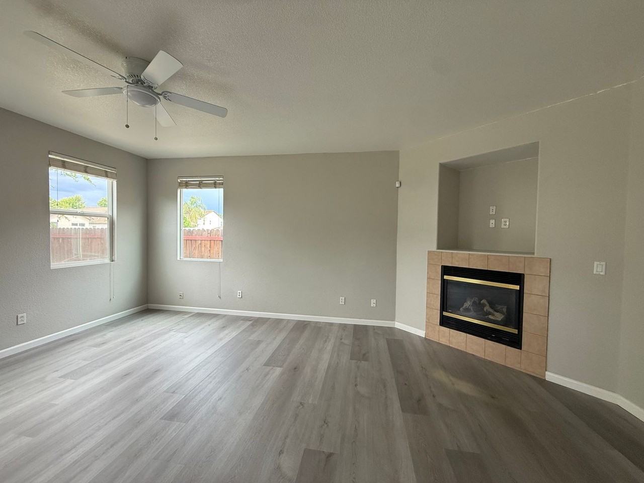 5819 Witt Ct - Photo 2 of 13