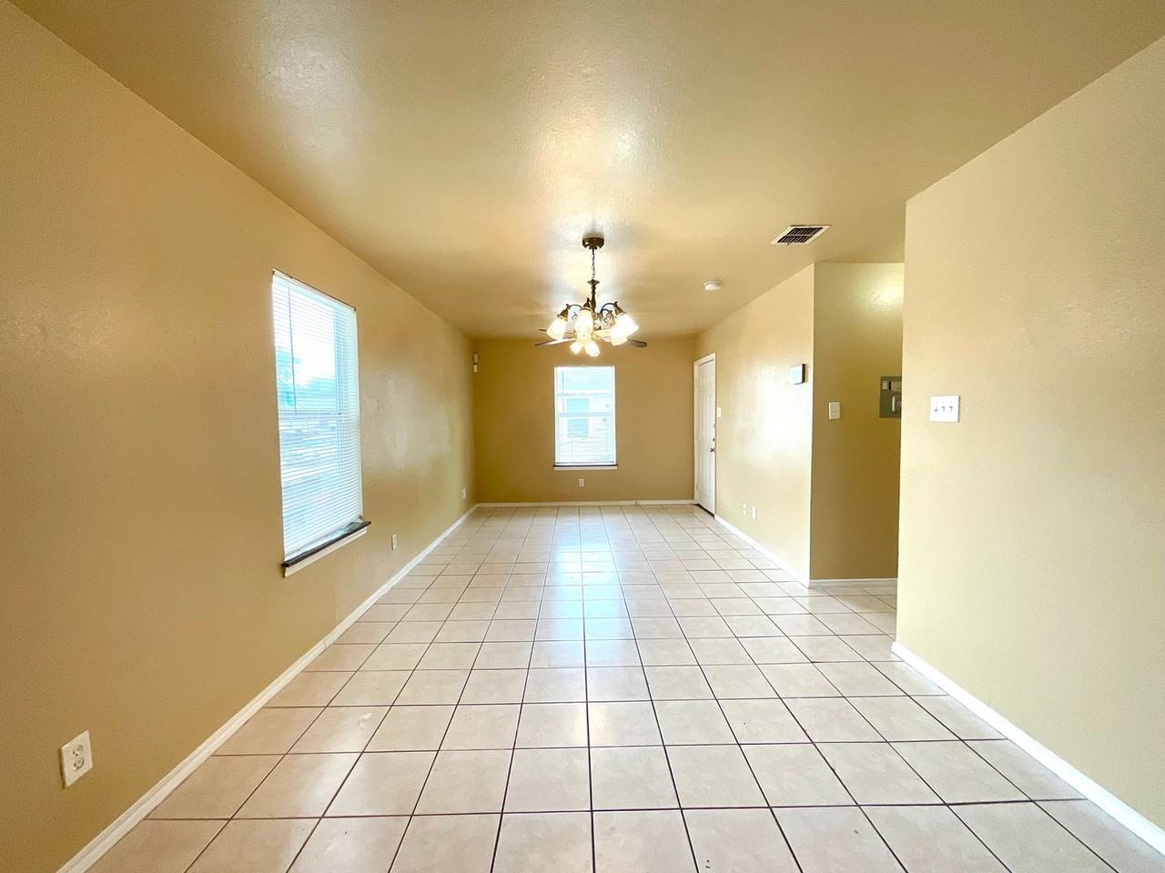 422 Amires Pl - Photo 7 of 31