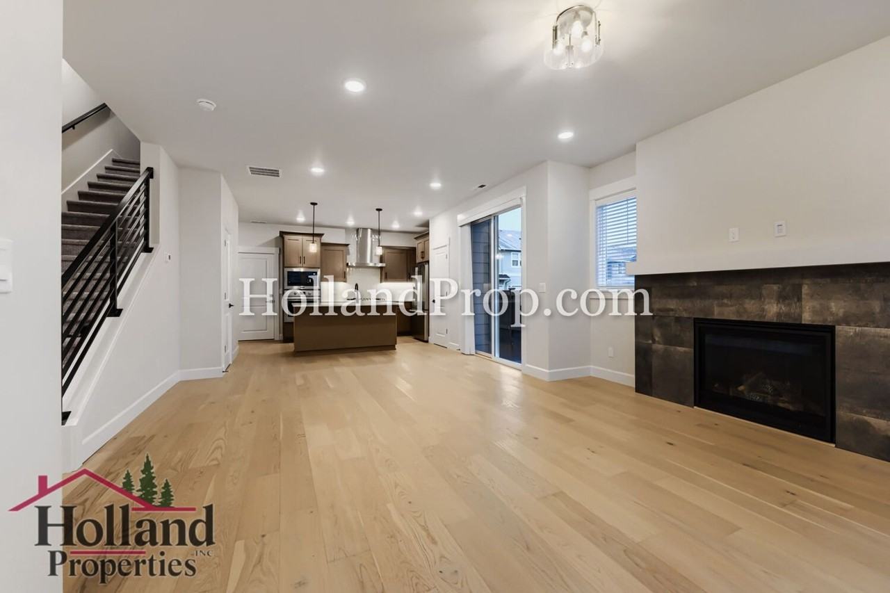 3281 Se Farrow Ln - Photo 4 of 24