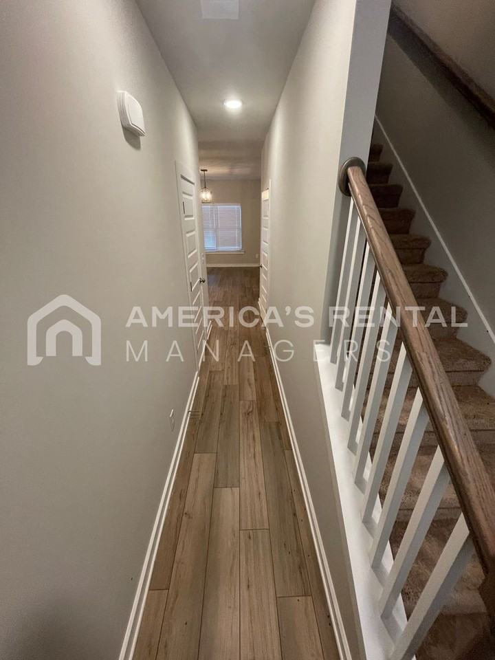 334 Buckhorn Cir - Photo 4 of 32
