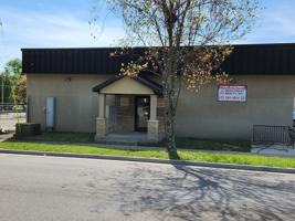 featured image of 303 N Oak St