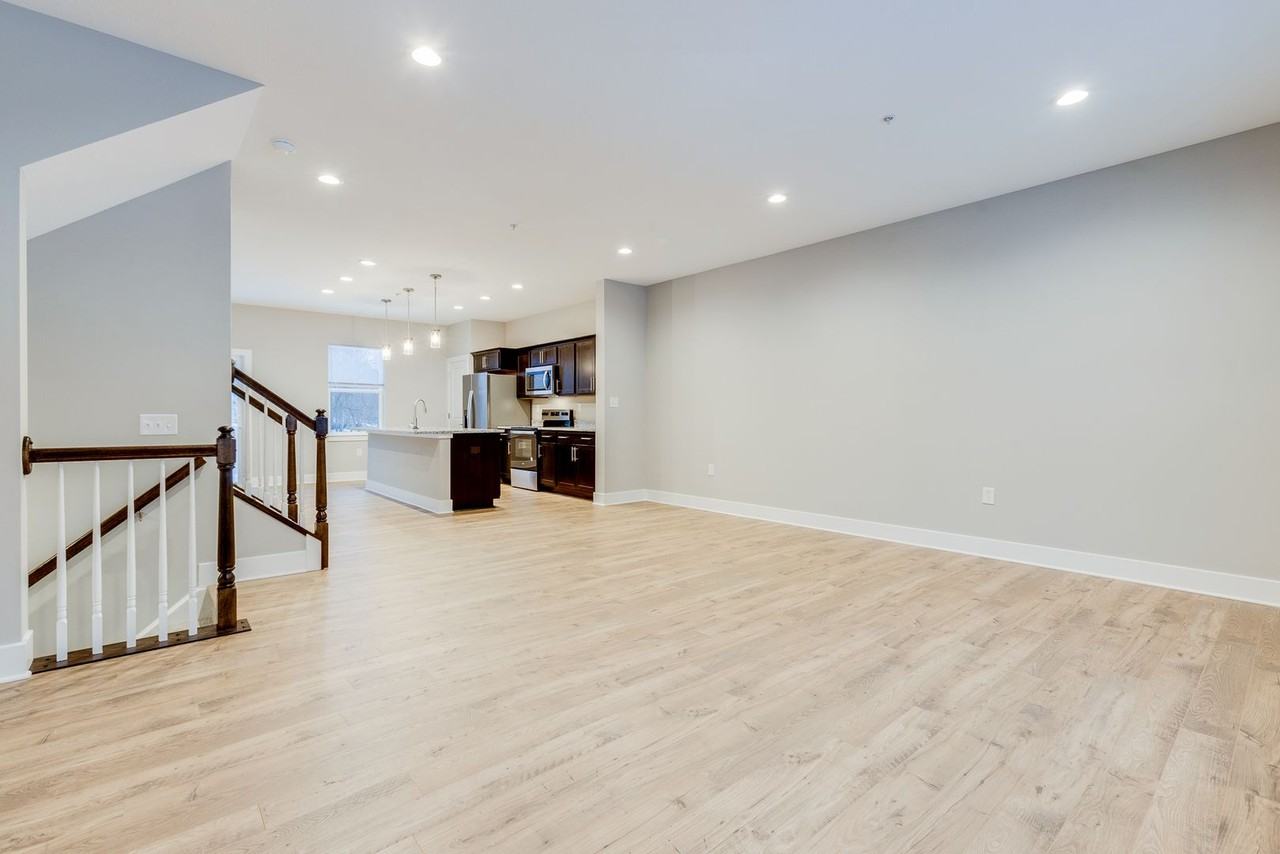 4005 Stefano Dr - Photo 3 of 31