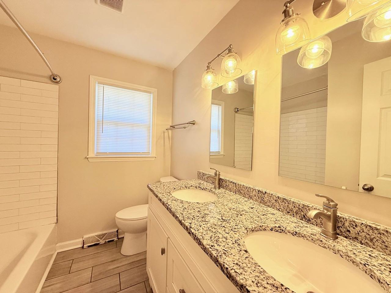 4033 Fieldcrest Rd - Photo 6 of 13