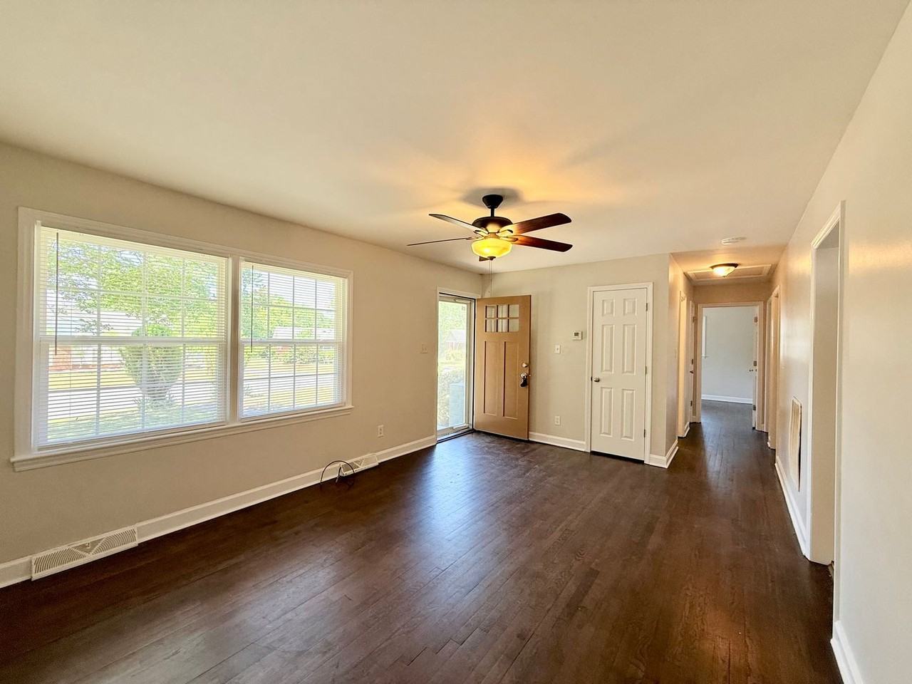 4033 Fieldcrest Rd - Photo 3 of 13