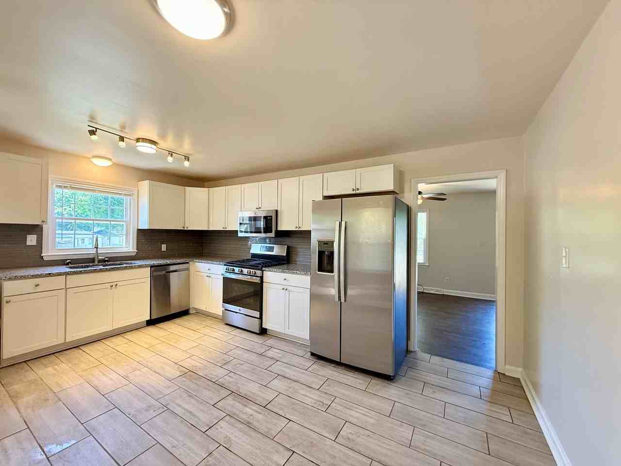 4033 Fieldcrest Rd - Photo 4 of 13