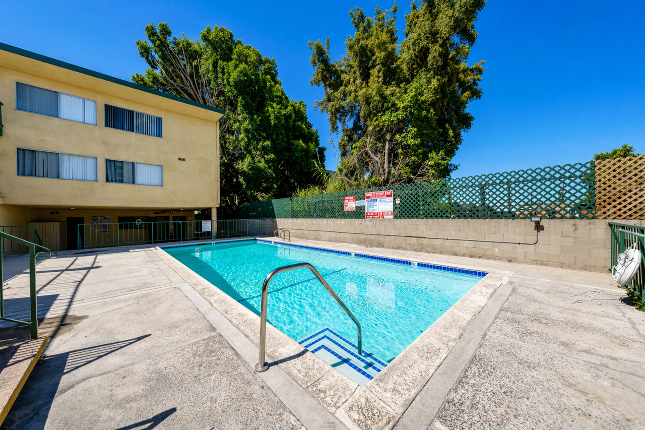 14019 Cerise Ave - Photo 2 of 3