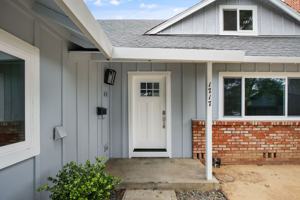 featured image of 1717 Oleander Pl