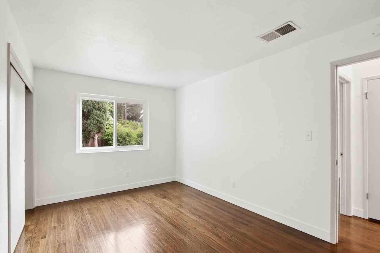 1717 Oleander Pl - Photo 2 of 37