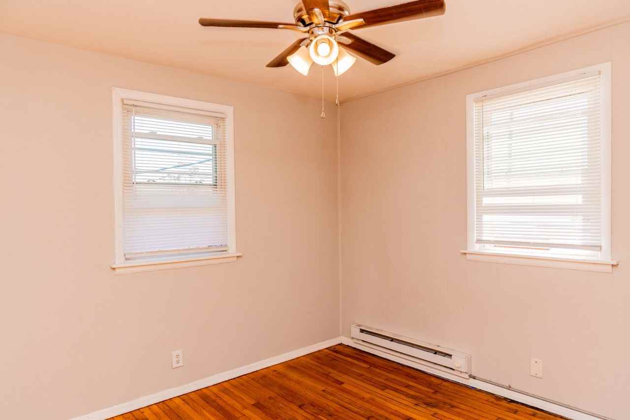 1903 Grayland Ave - Photo 6 of 11