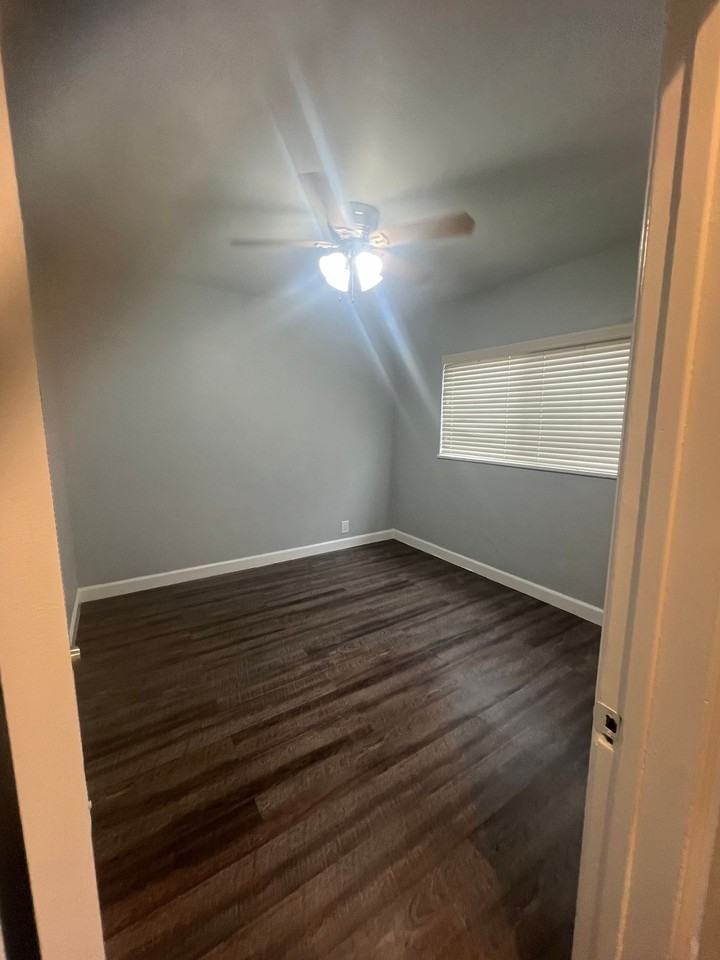7113 Stafford Ave - Photo 6 of 10