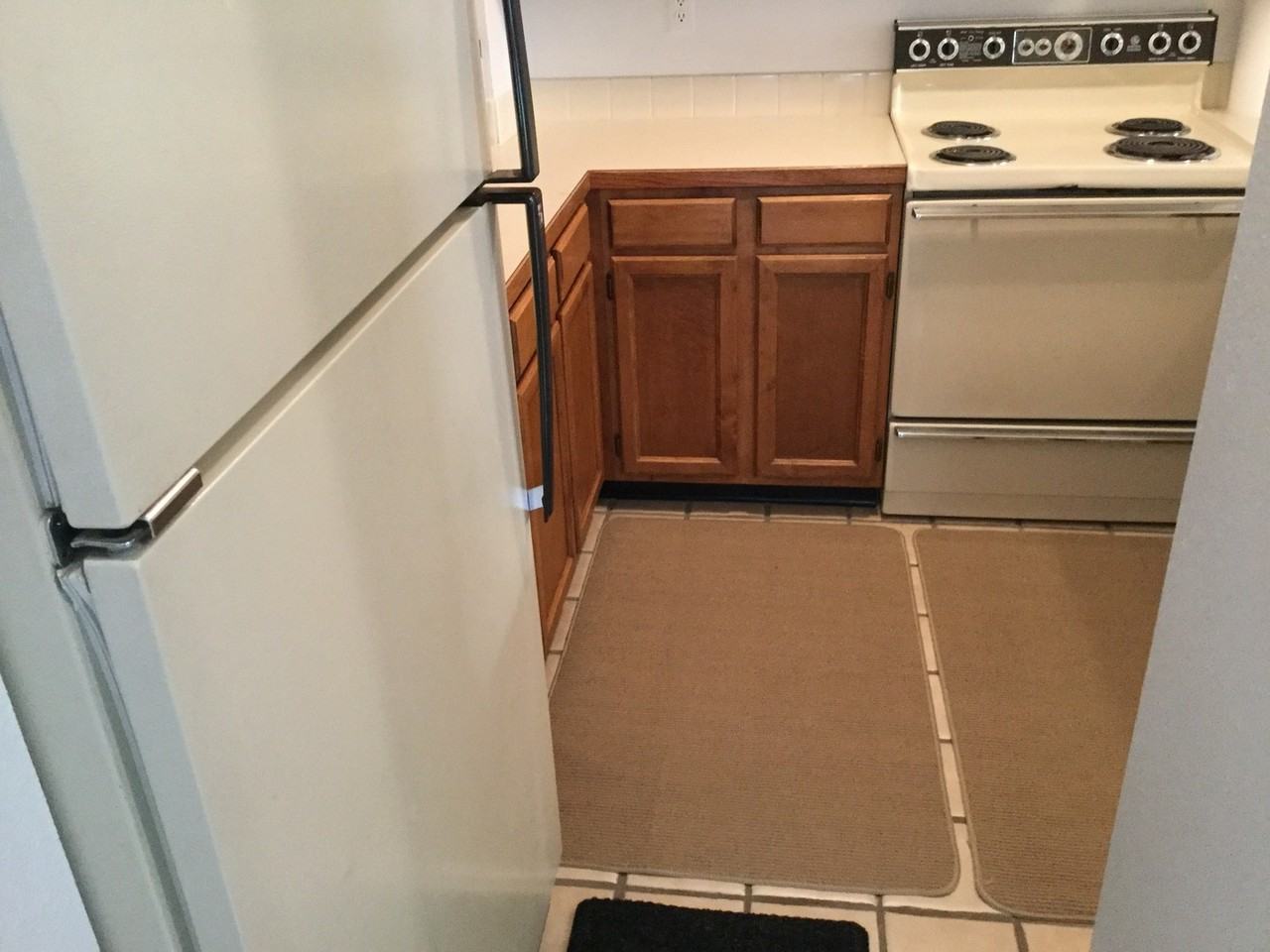 1513 Seneca Cir - Photo 2 of 14