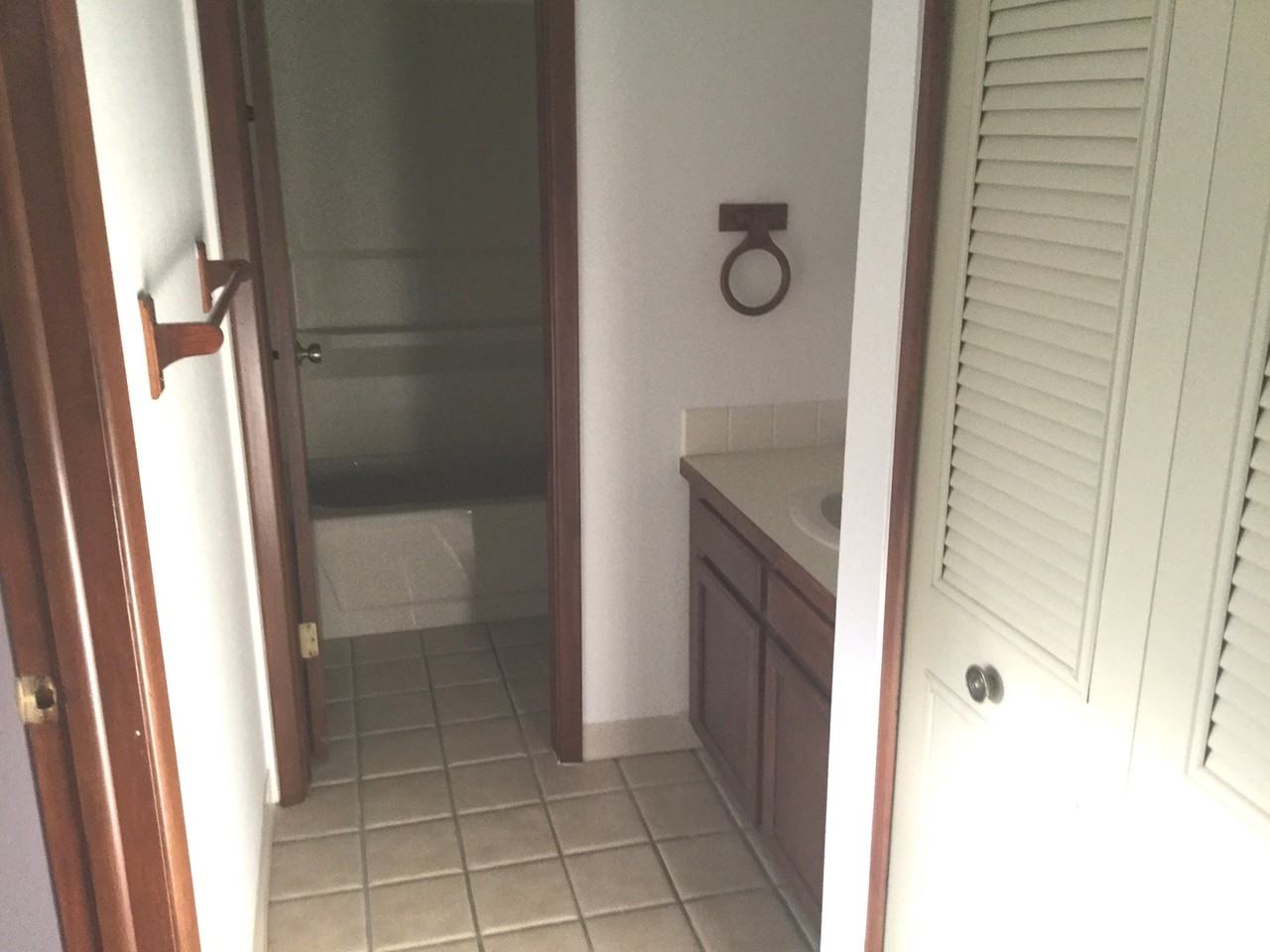 1513 Seneca Cir - Photo 4 of 14