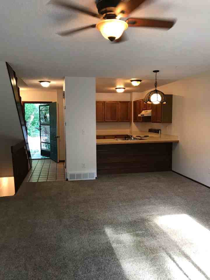 1513 Seneca Cir - Photo 4 of 21