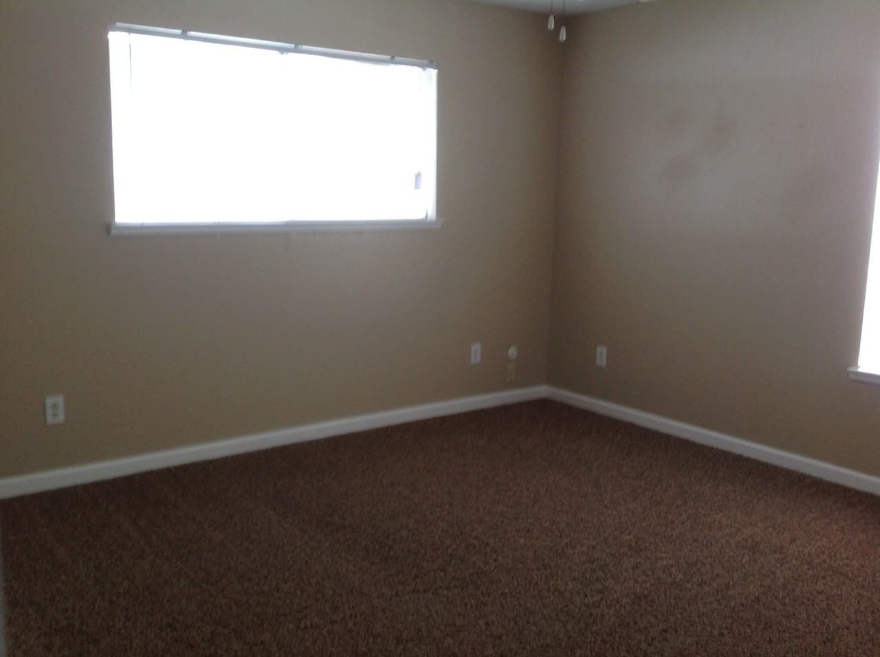 631 N Lynora St - Photo 6 of 10