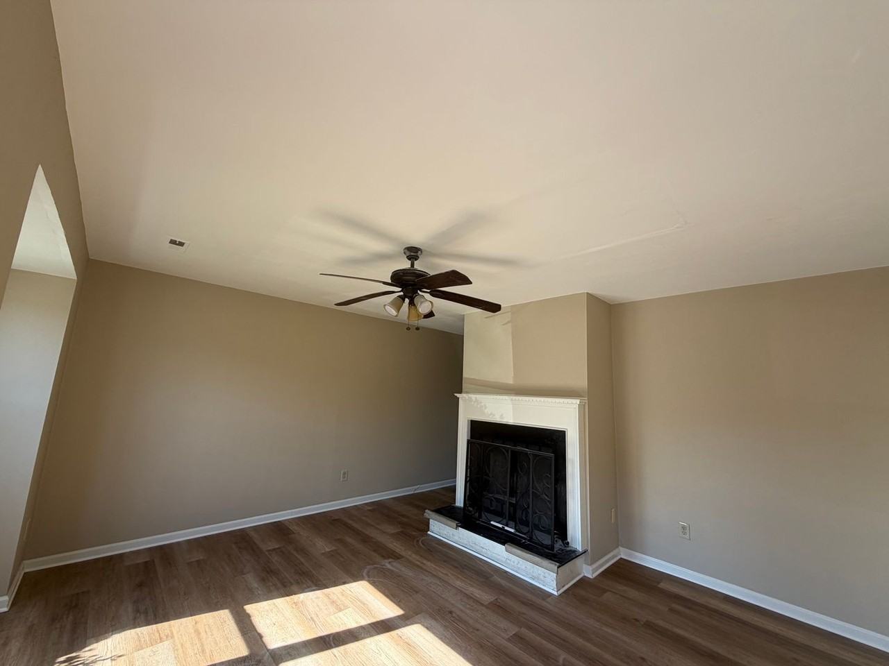 2039 Allison Dr - Photo 2 of 24