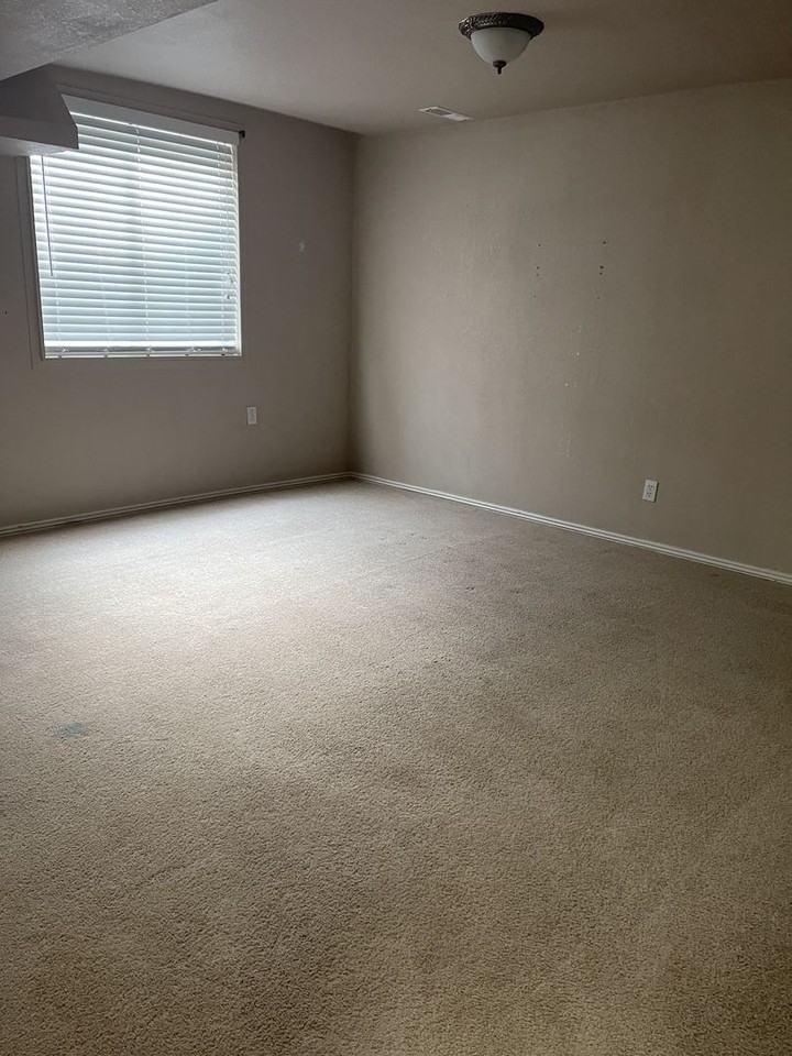 9667 Rockhampton Way - Photo 7 of 11