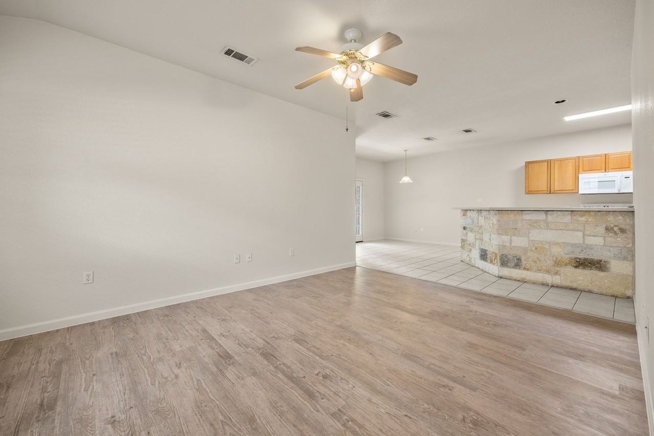 21513 Pershing Ave #A - Photo 4 of 16