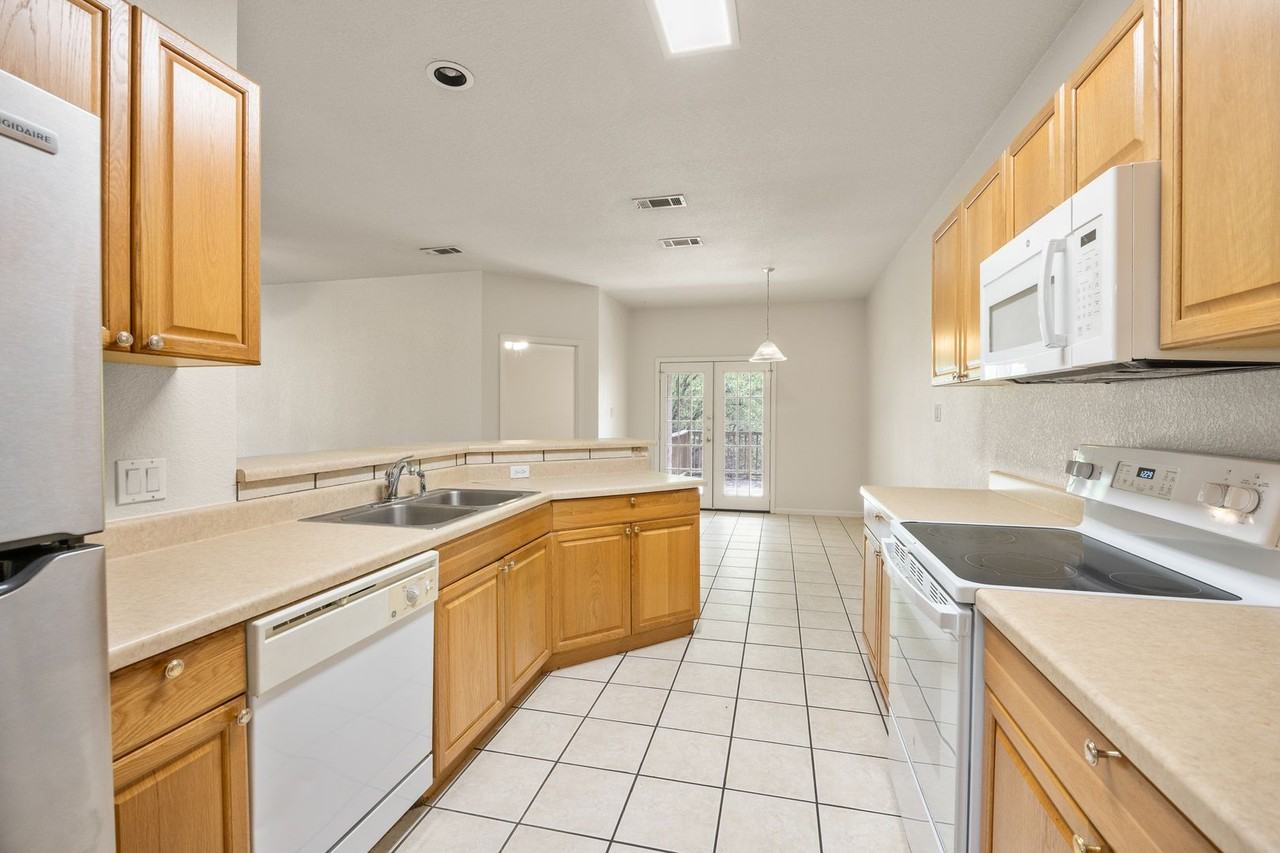 21513 Pershing Ave #A - Photo 7 of 16