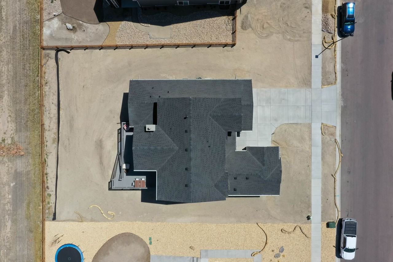 10492 - Photo 3 of 38