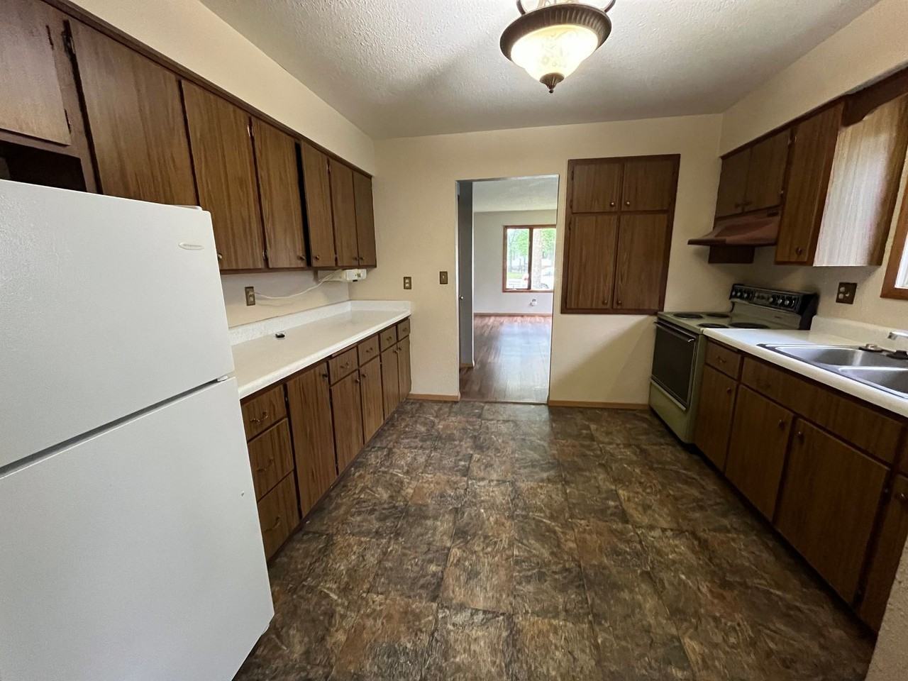 401 S Maple - Photo 5 of 14