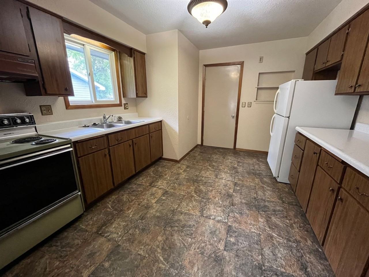 401 S Maple - Photo 6 of 14