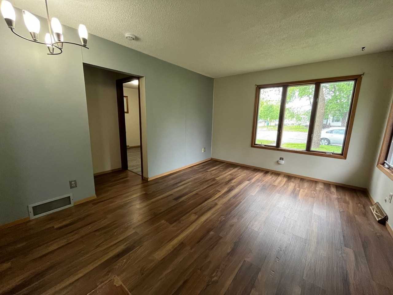 401 S Maple - Photo 7 of 14