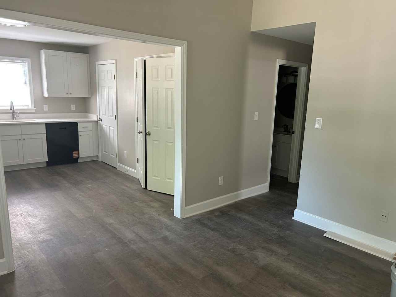 627 W Northwest Blvd - Photo 3 of 11