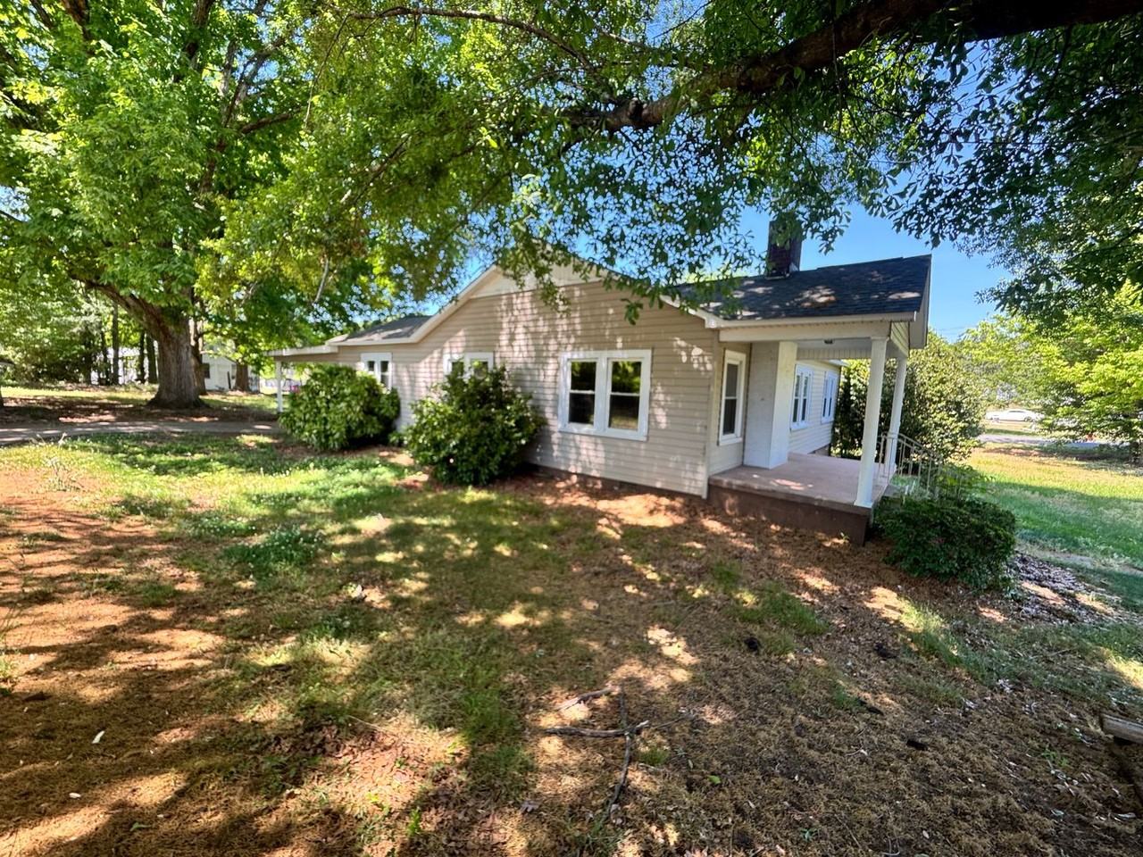 1900 Kings Rd - Photo 2 of 23