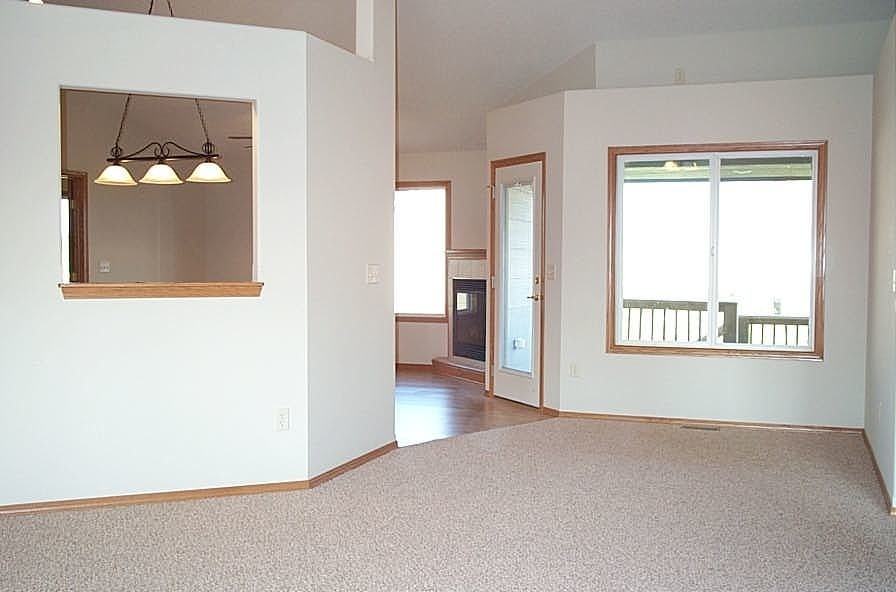 2920 N Rough Creek Rd - Photo 5 of 23