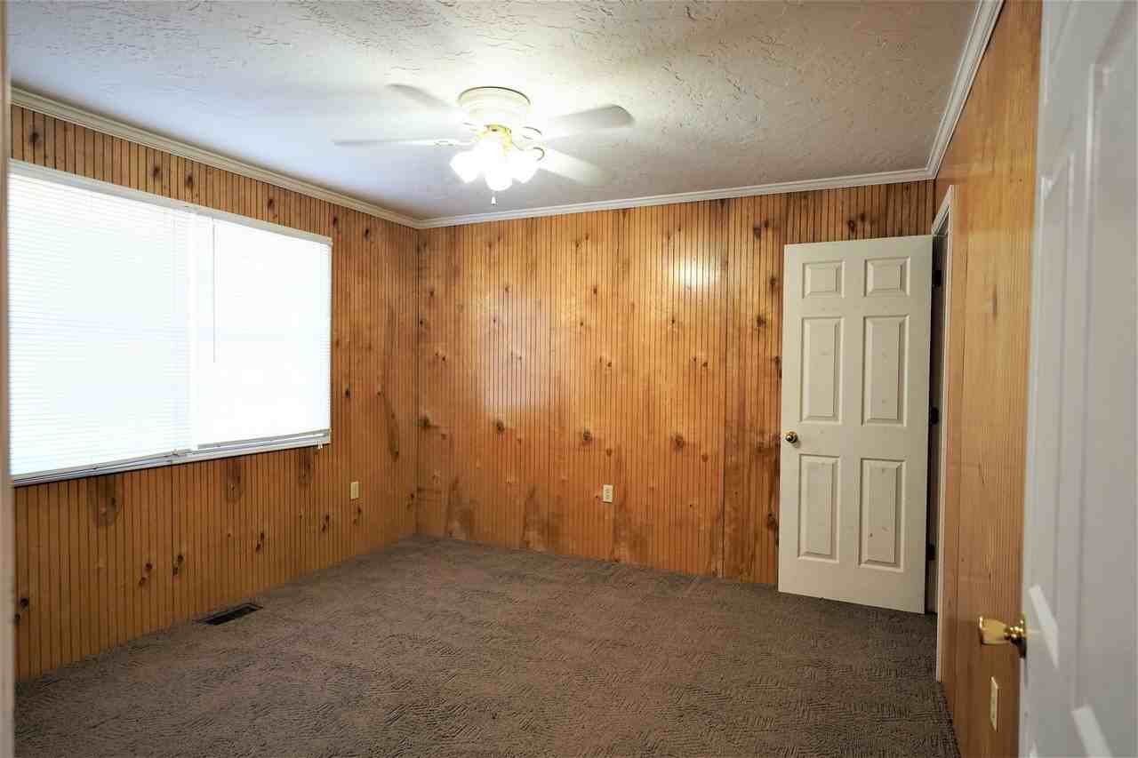 210 Lee St - Photo 7 of 11