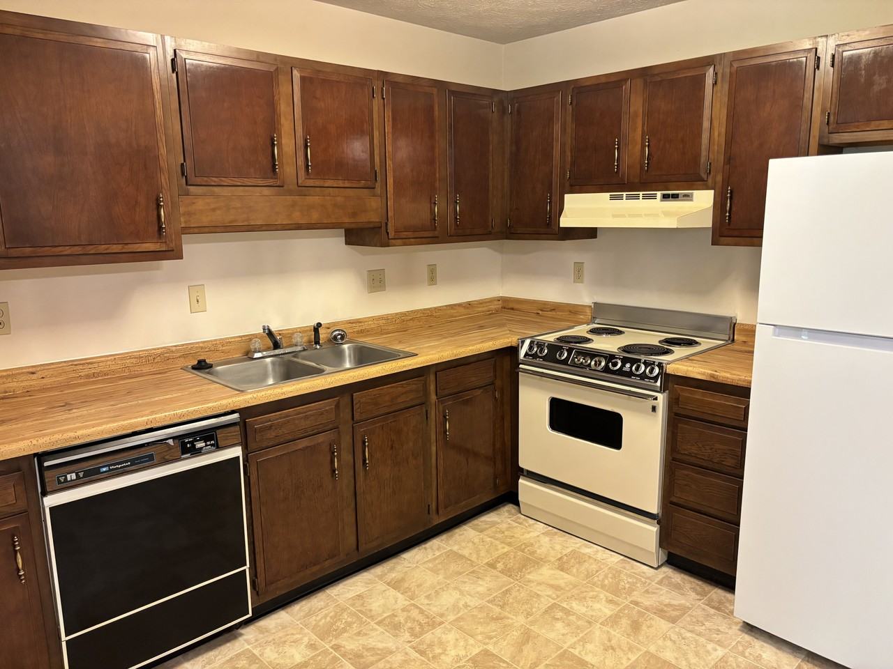 333 W Lake Ave #8A - Photo 2 of 10