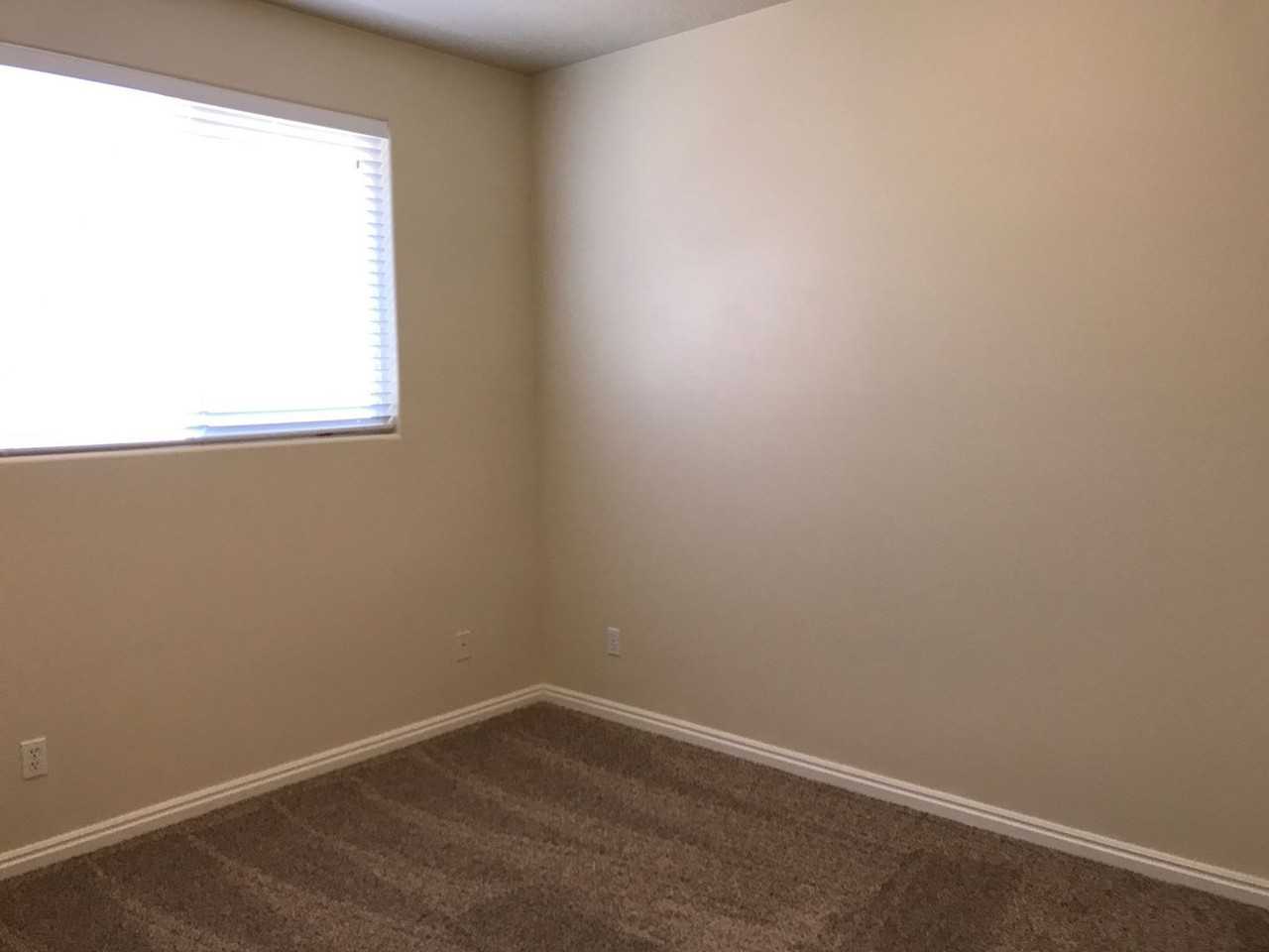 2050 W Canyon View Dr - Photo 4 of 9