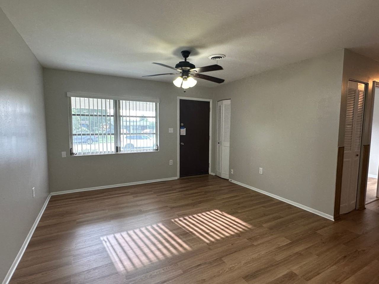 1014 Park Manor Dr - Photo 2 of 18