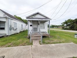 featured image of 810 Peach St