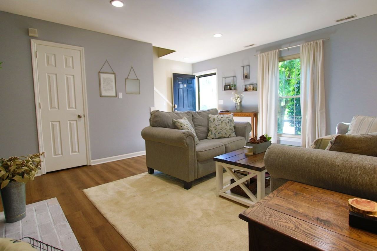 702 Fox Ridge Dr - Photo 4 of 15