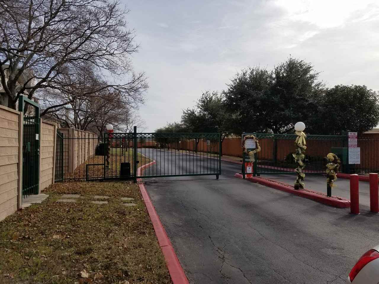 335 Harmony Ct - Photo 5 of 15