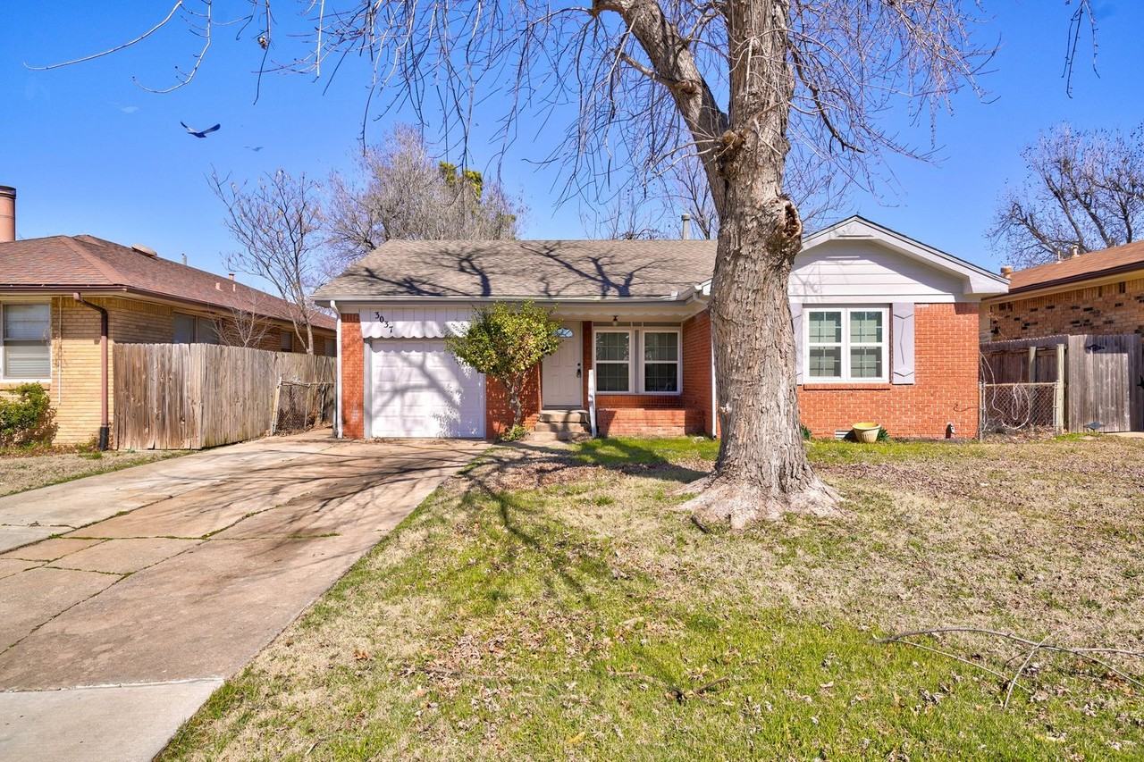 3037 Nw 65th St - Photo 5 of 41