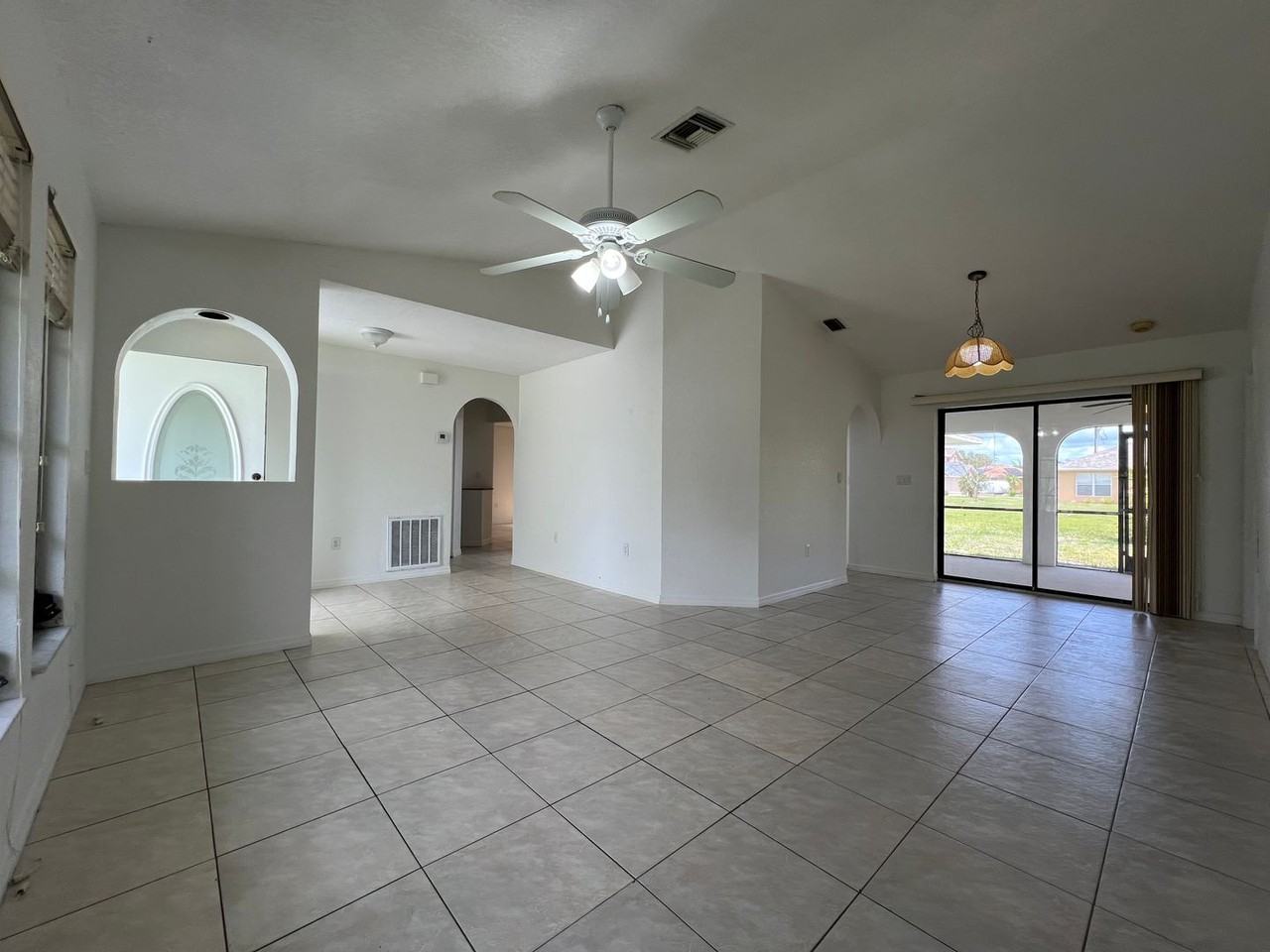 26416 Deep Creek Blvd - Photo 5 of 30