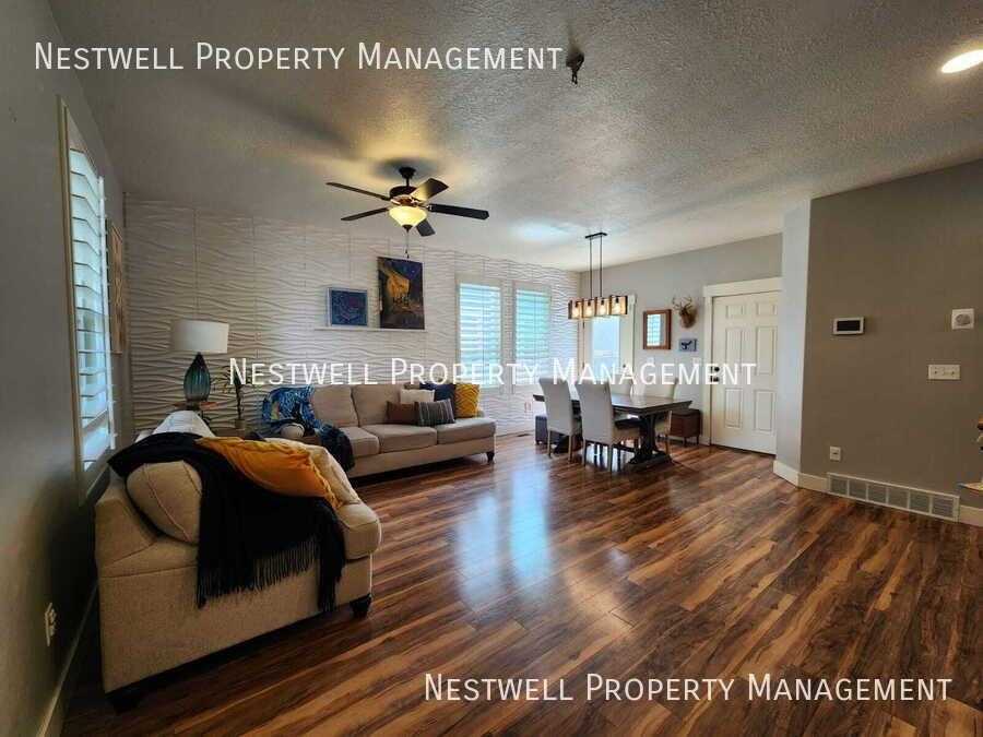 10266 S Millerton Dr - Photo 2 of 23