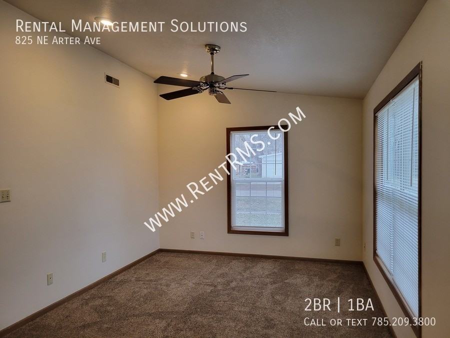 825 Ne Arter Ave - Photo 3 of 16