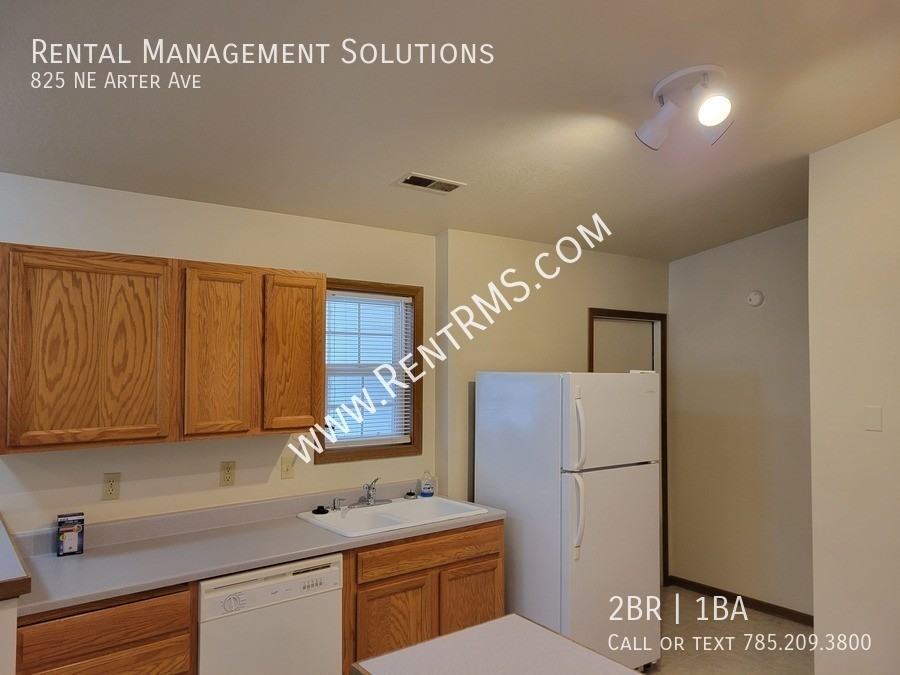 825 Ne Arter Ave - Photo 6 of 16